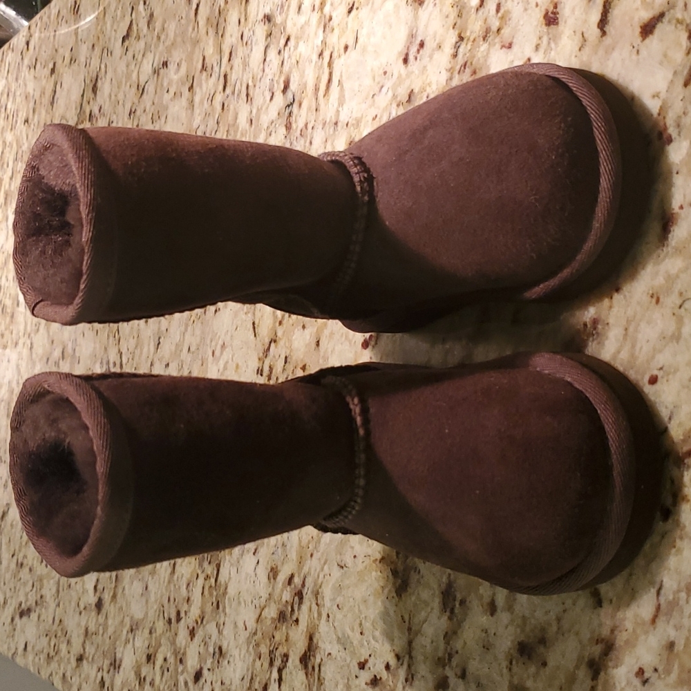 UGG Baby/Toddler Classic II Chestnut 6T Authentic Like New